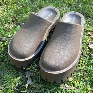 Jeffrey Campbell Brown Platform Clogs